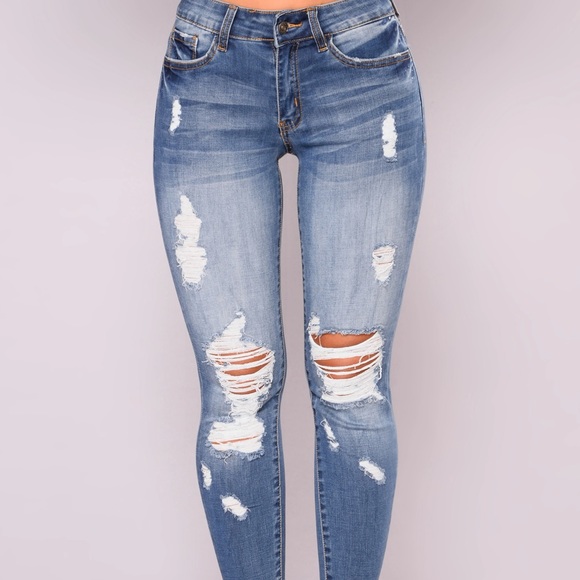 Distressed Ankle Jeans 💕 - Picture 2 of 4